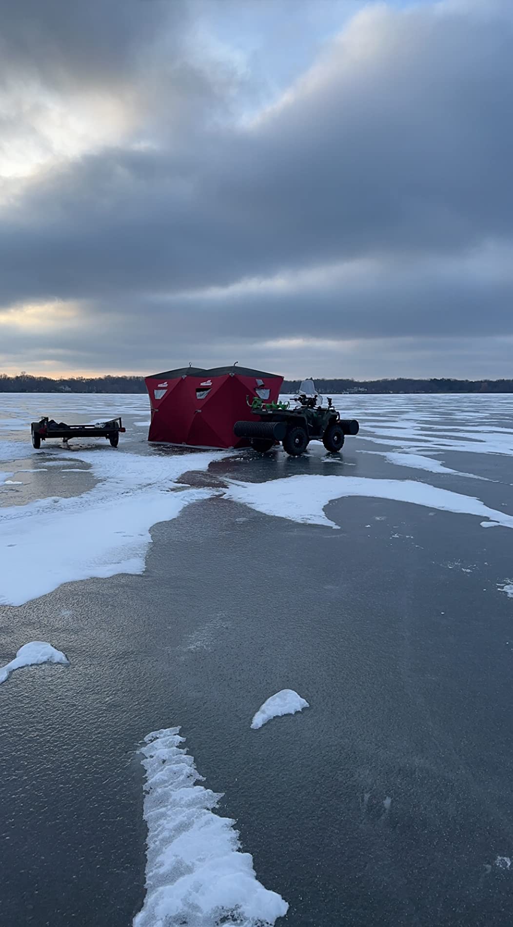 THUNDERBAY Ice Cube Series Pop-Up Hub-Style Ice Fishing Shelter, 68-112 Square Feet of Fishable Area, Portable 6-8 Person Ice Shanty customer photo 2
