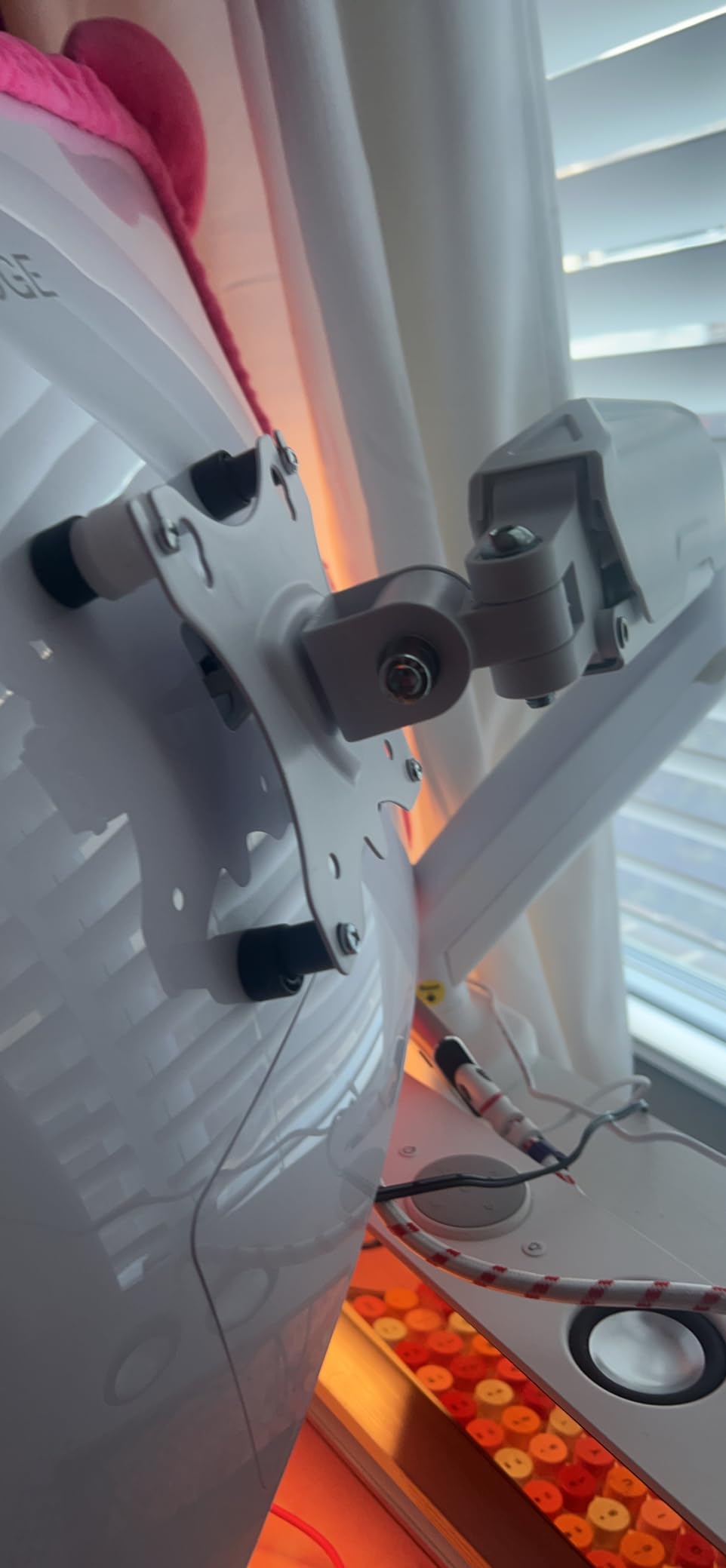 Single Monitor Mount, Fully Adjustable Monitor Arm Fits Max 32