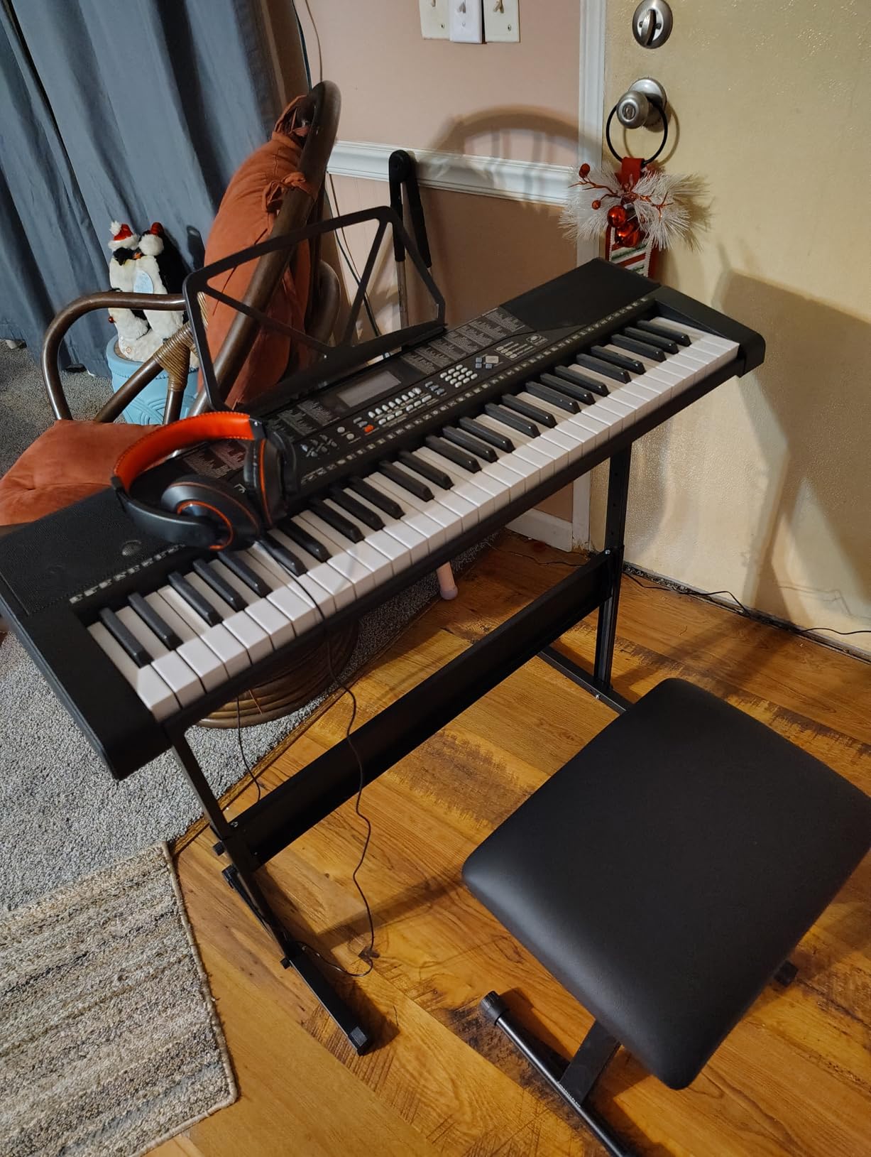 Best Choice Products 61-Key Beginners Complete Electronic Keyboard Piano Set w/Lighted Keys, LCD Screen, Headphones, Stand, Bench, Teaching Modes, Note Stickers, Built-In Speakers - Black customer photo 2