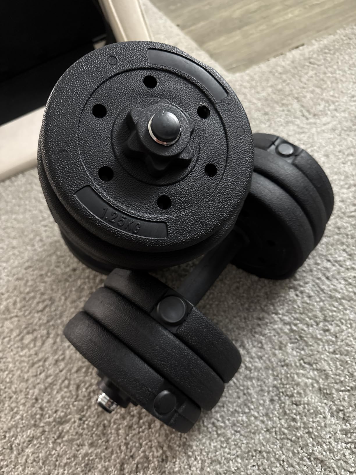 Yaheetech Adjustable Dumbbell Set Free Weights with Spinlock Collars, Black | Concrete-Filled Plastic Plates, Iron Bar, Non-Slip Grip, Strong Durability, Easy Weight Adjustments for Home Gym Beginners customer photo 1