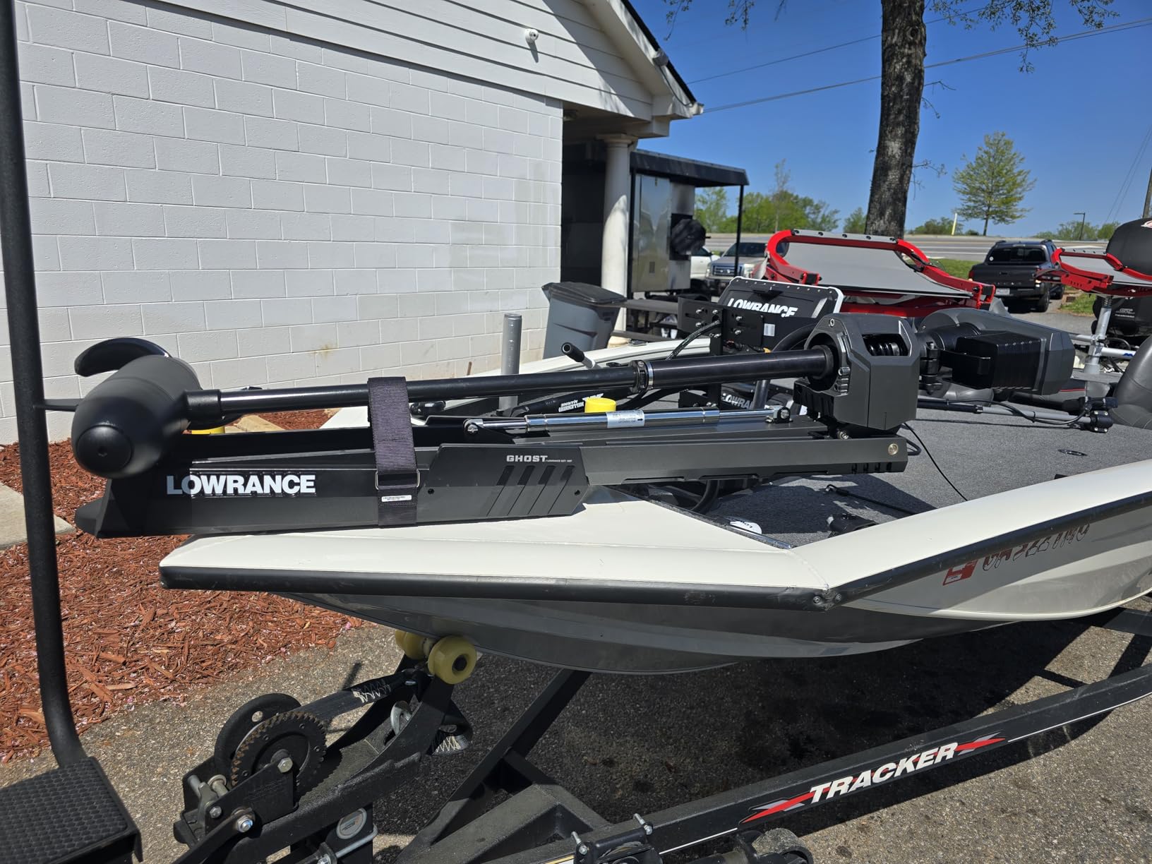 Lowrance Ghost Freshwater Trolling Motor, Ultra Quiet, Bow Mount, 97/120 lbs Thrust with Configurable Foot Pedal customer photo 2