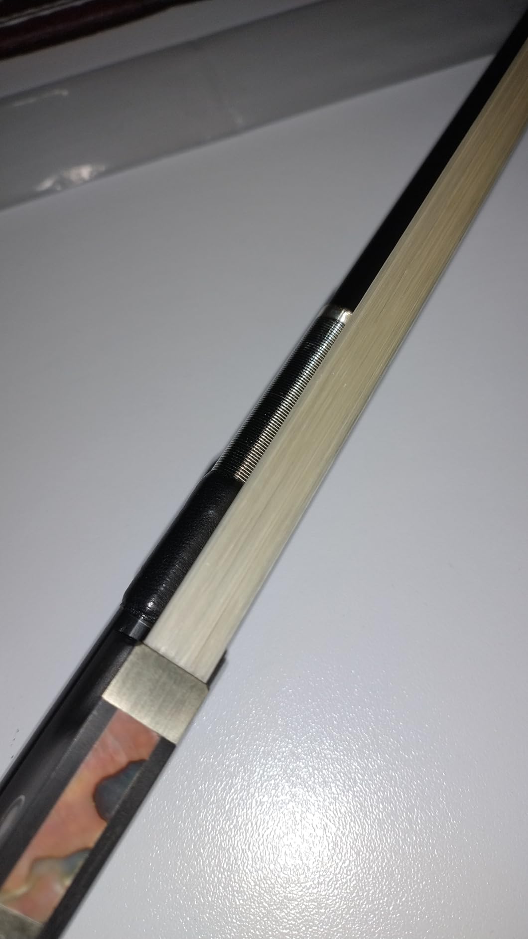 Carbon Fiber Violin Bow Full 4/4 Size VINGOBOW 100V Advanced Level 74.5cm 4 4 Parisian Eyes Ebony Frog Real Mongolian White Horse Hair Warm Clear Tone Straight Smooth Screw Great Flexibility customer photo 2