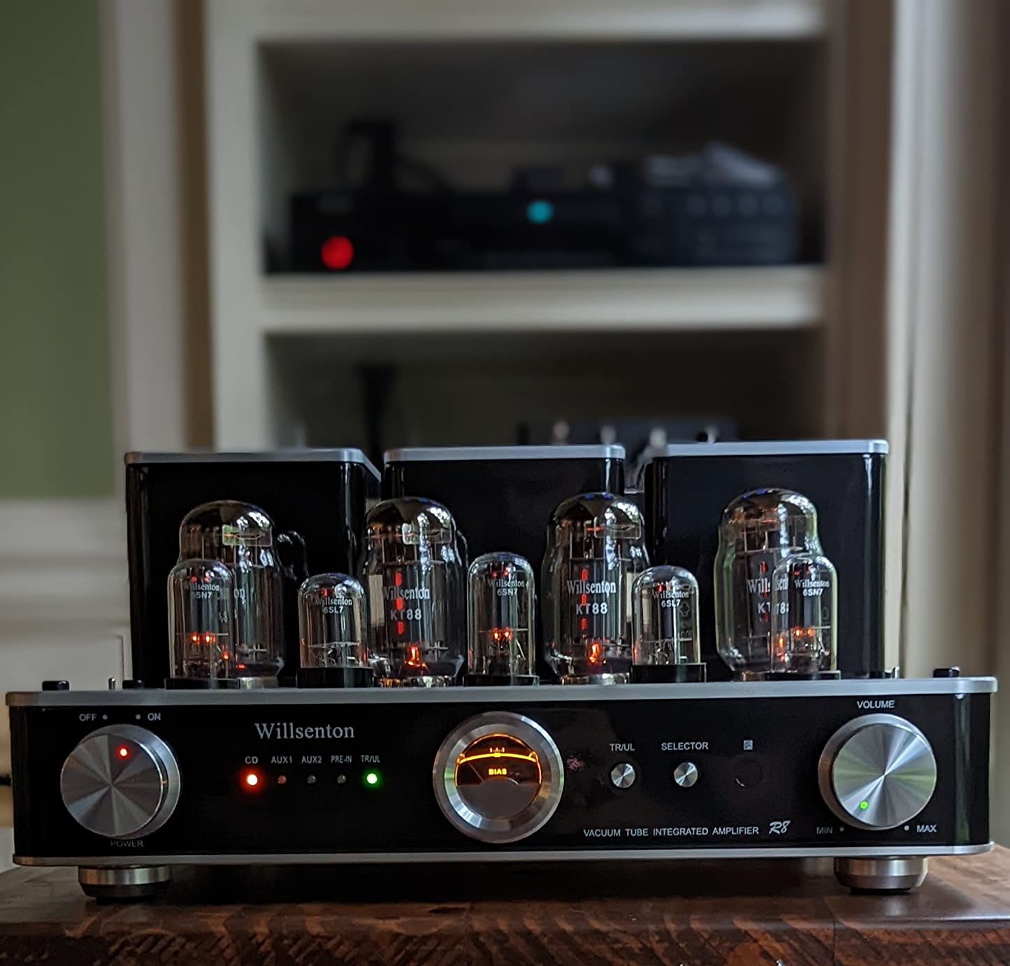 R8 KT88 x4 Tube Amplifier Hi-Fi Integrated Vacuum Tube Amp with Headphone Output KT88, EL34 Replaceable (Silver) customer photo 1