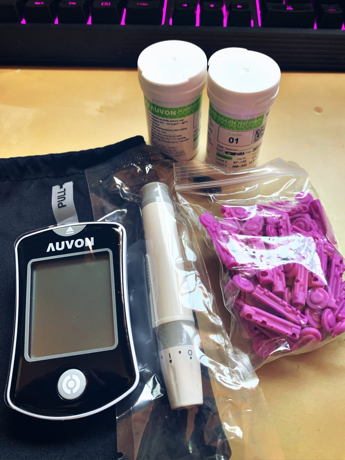 AUVON Blood Glucose Monitor Kit for Accurate Test, 100 Strips, No Coding customer photo 1