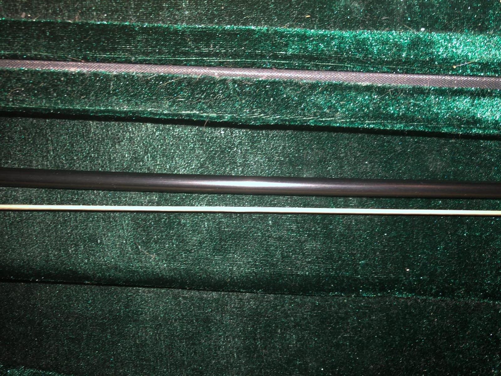 Viotti Carbon Fiber Violin Bow, Hand Crafted by Professional Violin & Bow Makers, Strong, Stiff & Well Balanced, Made with Mongolian Horse Hair, For Violinists & Fiddlers of All Skill Levels customer photo 1
