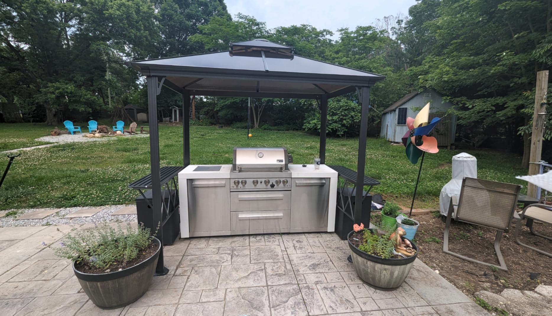 Outsunny 9 x 5 ft. Grill Gazebo Hardtop 2-Tier Polycarbonate Roof Shelves customer photo 1
