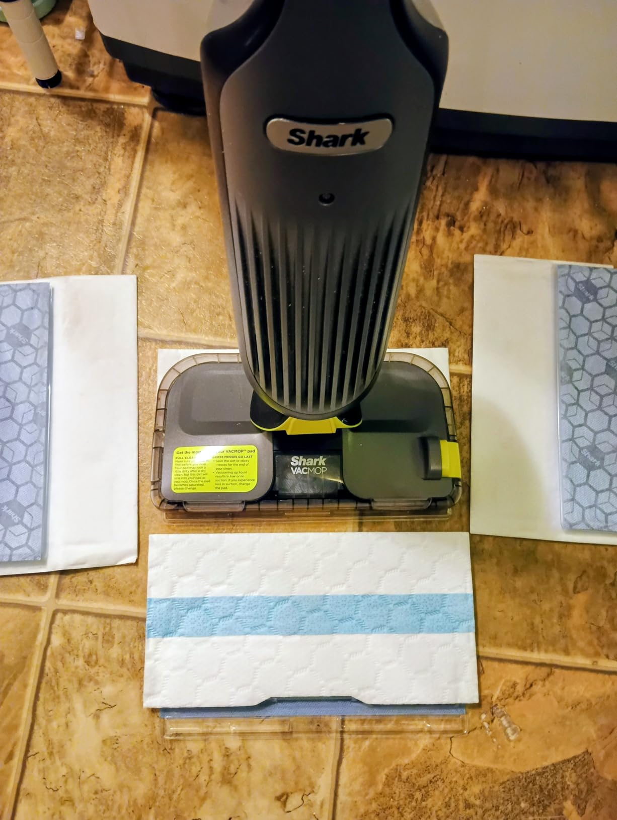 Shark VACMOP Cordless Vacuum & Spray Mop, Gray, VM252 customer photo 1