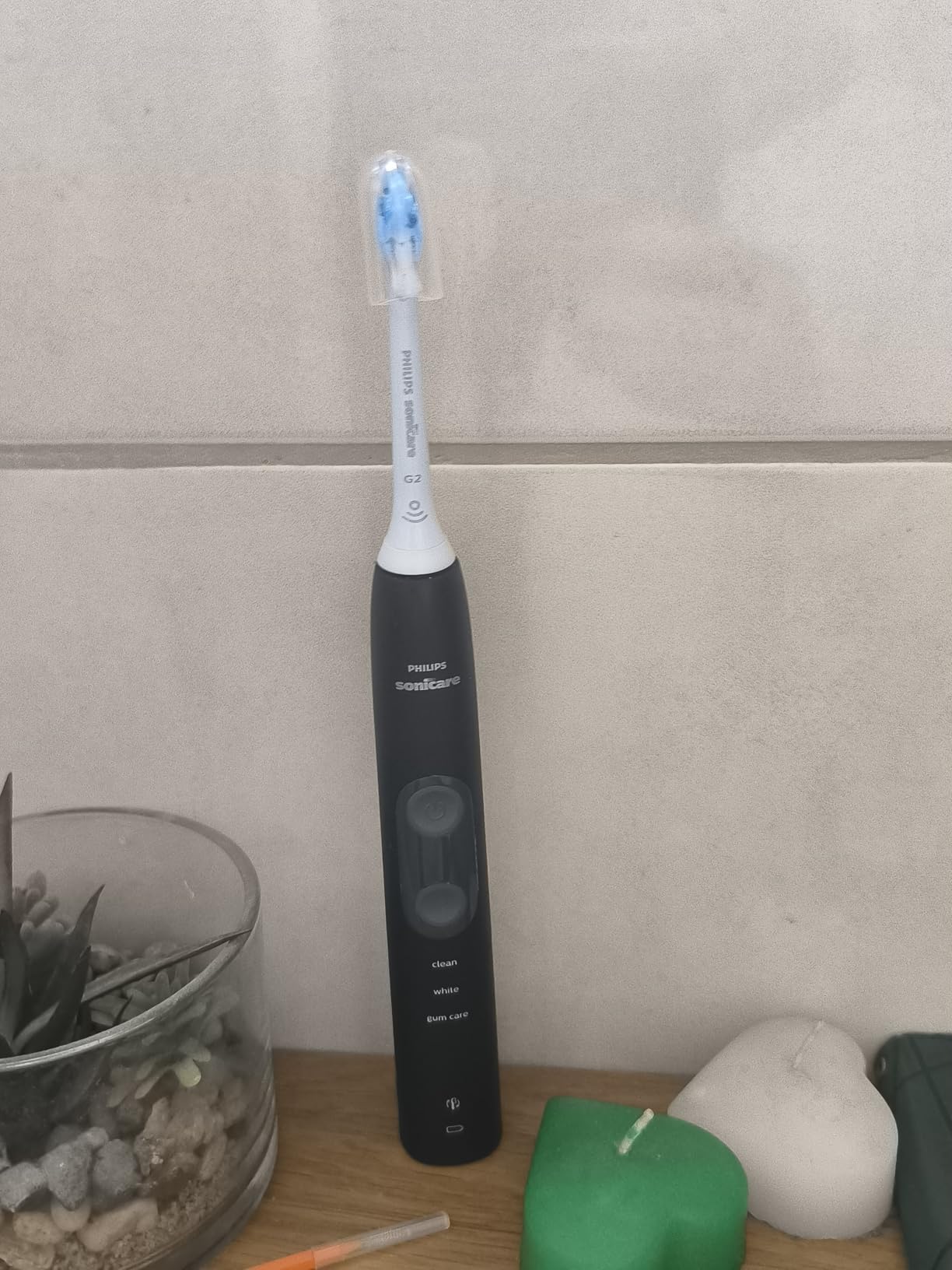 Philips Sonicare 5300 Rechargeable Electric Toothbrush, 3 Brush Head, Black customer photo 1