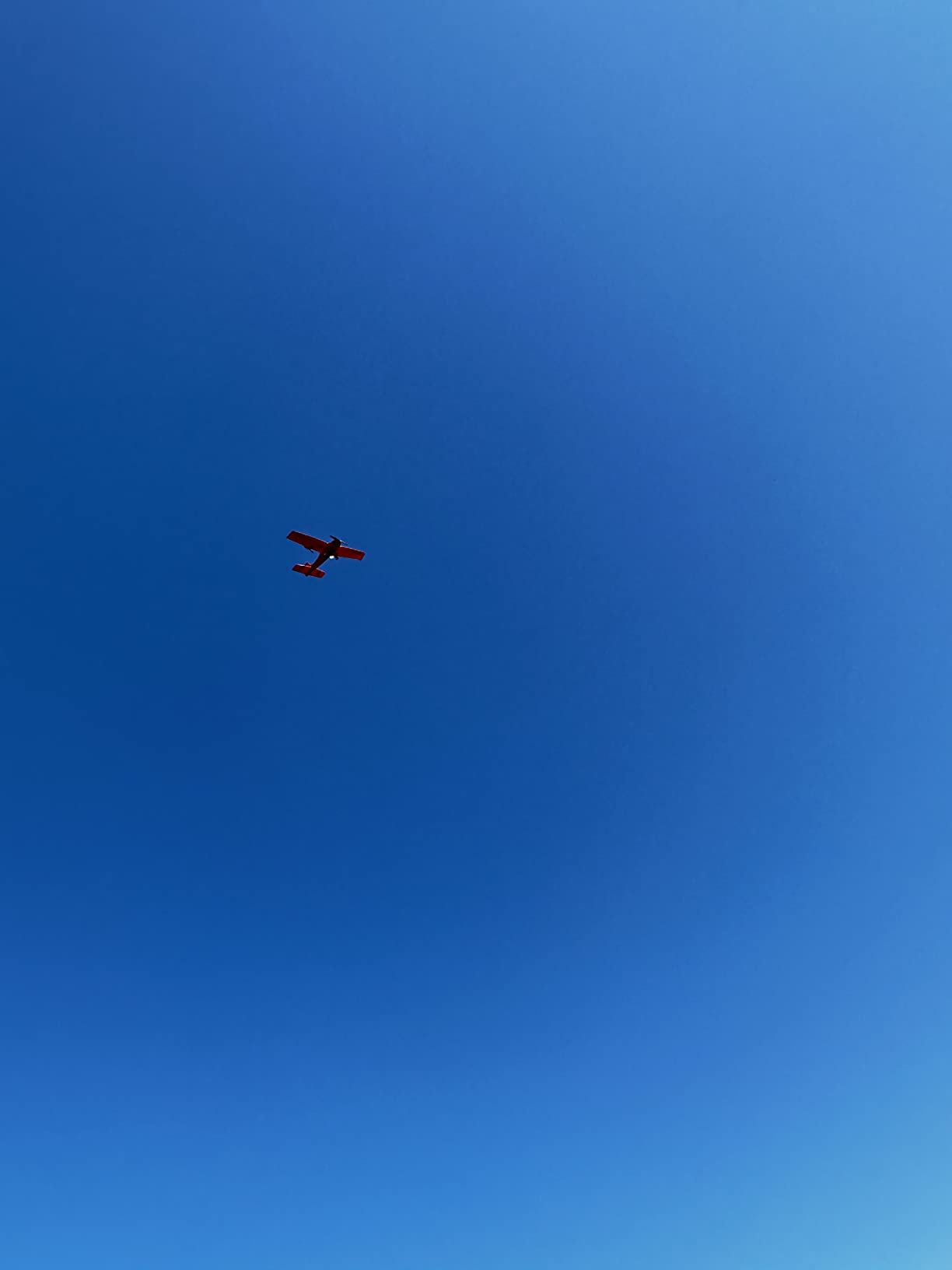 2 CH RC Airplane, RC Plane Ready to Fly, 2.4GHz Remote Control Airplane, Easy to Fly RC Glider for Kids & Beginners (Red) customer photo 1
