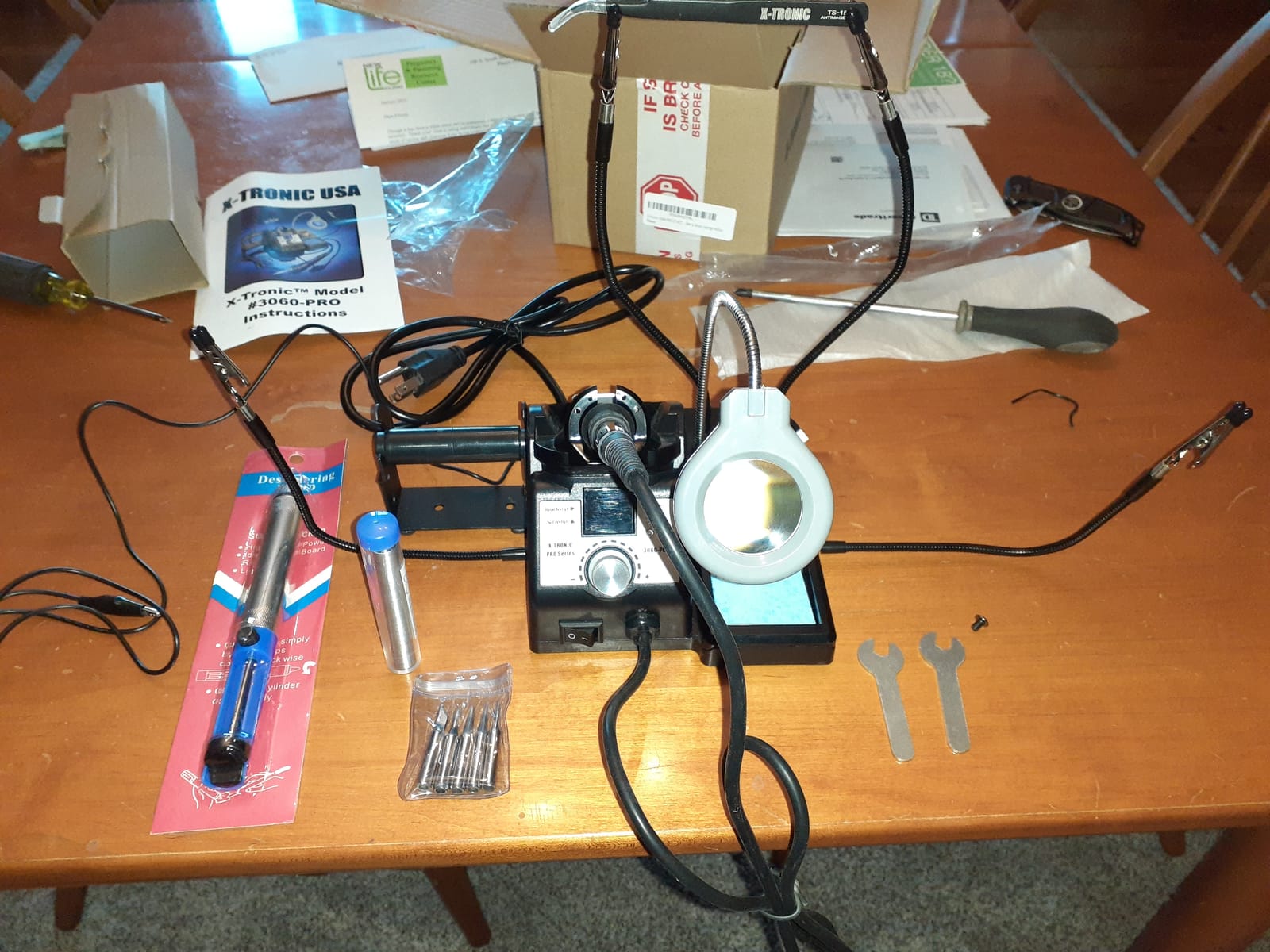 X-Tronic 3060-PRO 75W Soldering Iron Station Kit | 5 Extra Tips | Mini Mag Lamp | 4 Helping Hands | Solder Sucker | Tweezers | 50g Solder | Brass Sponge w/Flux | Sleep Func, °C/°F, 3 Temp Presets customer photo 2