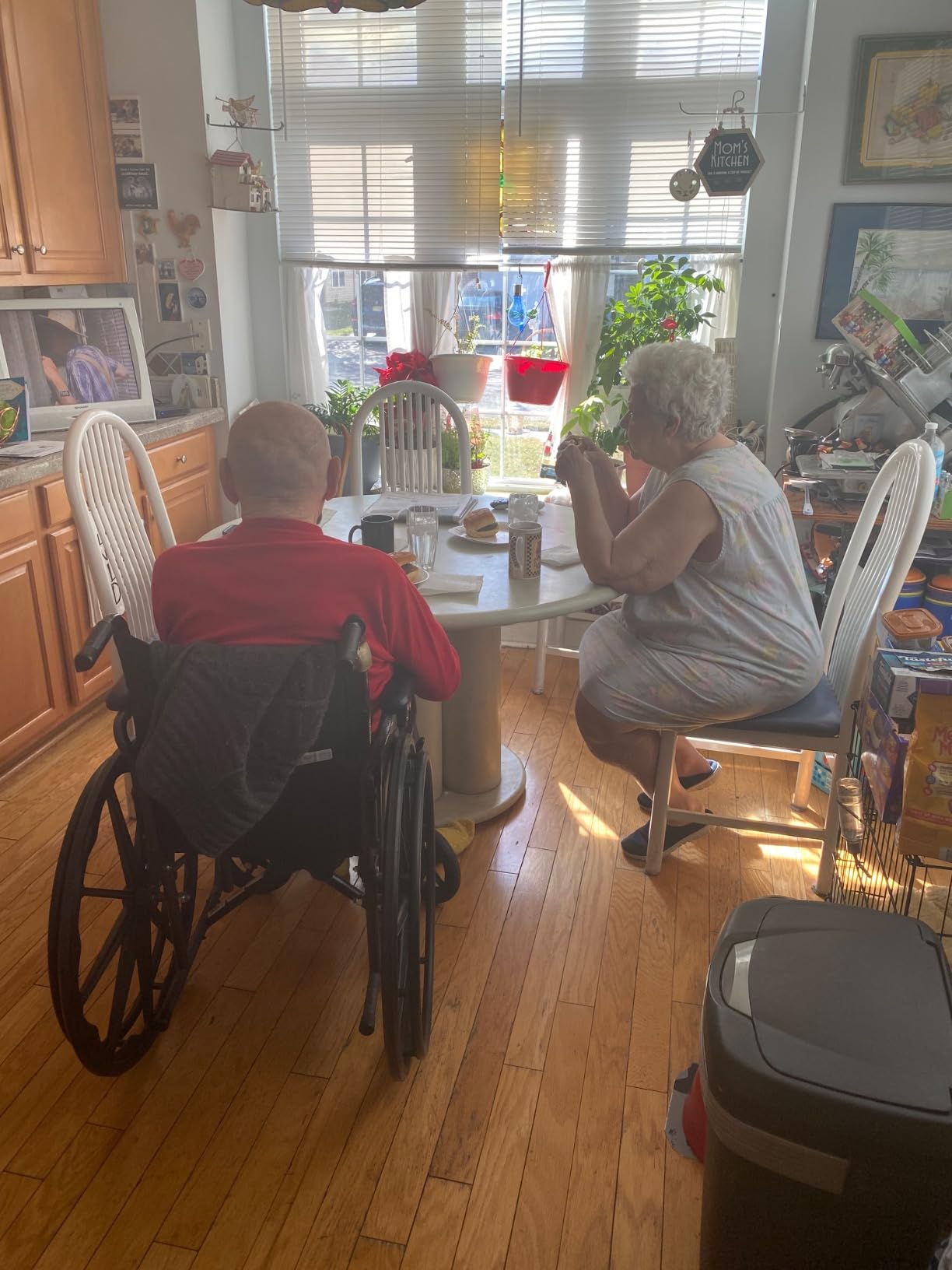 Medline Comfortable Folding Wheelchair with Swing-Back Desk-Length Arms and Swing-Away Footrests, 20”W x 16”D Seat customer photo 1
