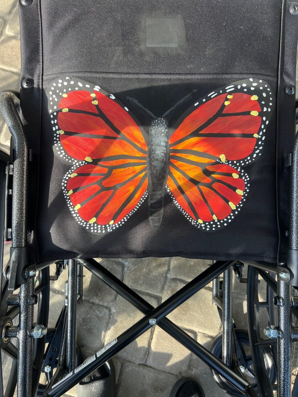Medline Comfortable Folding Wheelchair with Swing-Back Desk-Length Arms and Swing-Away Footrests, 20”W x 16”D Seat customer photo 2