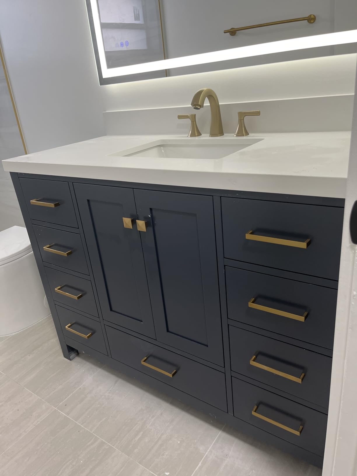 ARIEL Cambridge 48-inch Bathroom Vanity with Sink,Solid Wood, 1.5-inch Pure White Quartz Countertop & Backsplash, Single Rectangular Porcelain Sink, 2 Soft Closing Doors, 9 Dovetail Drawers, White customer photo 1