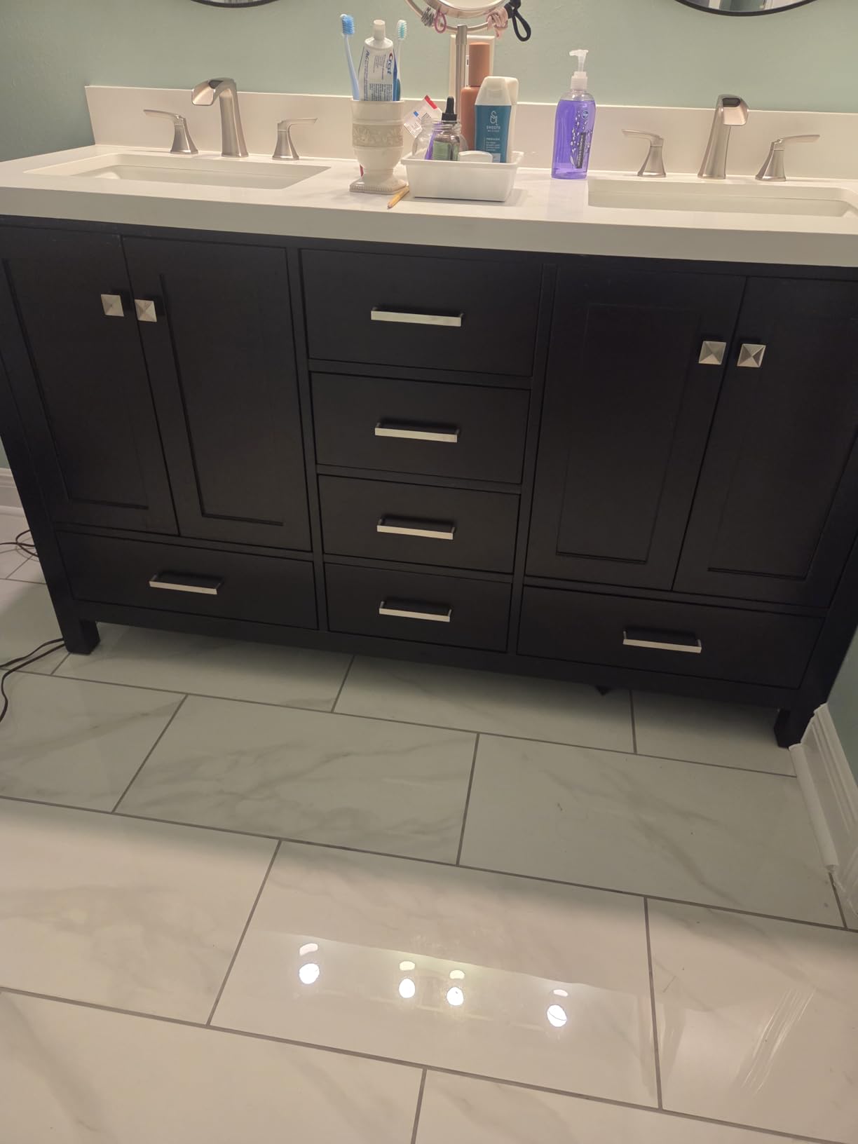 ARIEL Cambridge 60-inch Bathroom Vanity with Sink,Solid Wood, 1.5-inch Pure White Quartz Countertop & Backsplash, Double Rectangular Porcelain Sink, 4 Soft Closing Doors, 6 Dovetail Drawers, White customer photo 1
