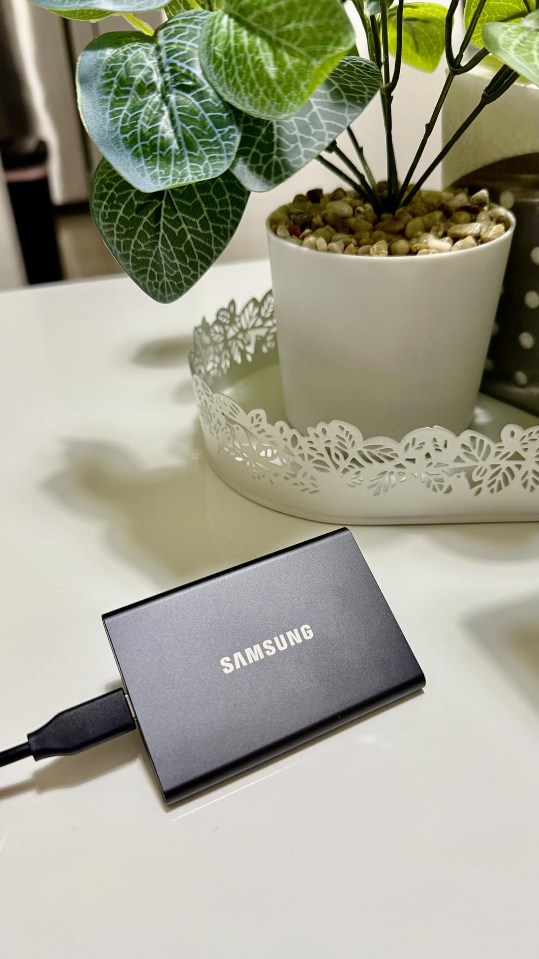 Samsung T7 Portable SSD 1TB Titan Gray, USB 3.2 Gen 2, Up to 1,050MB/s customer photo 1