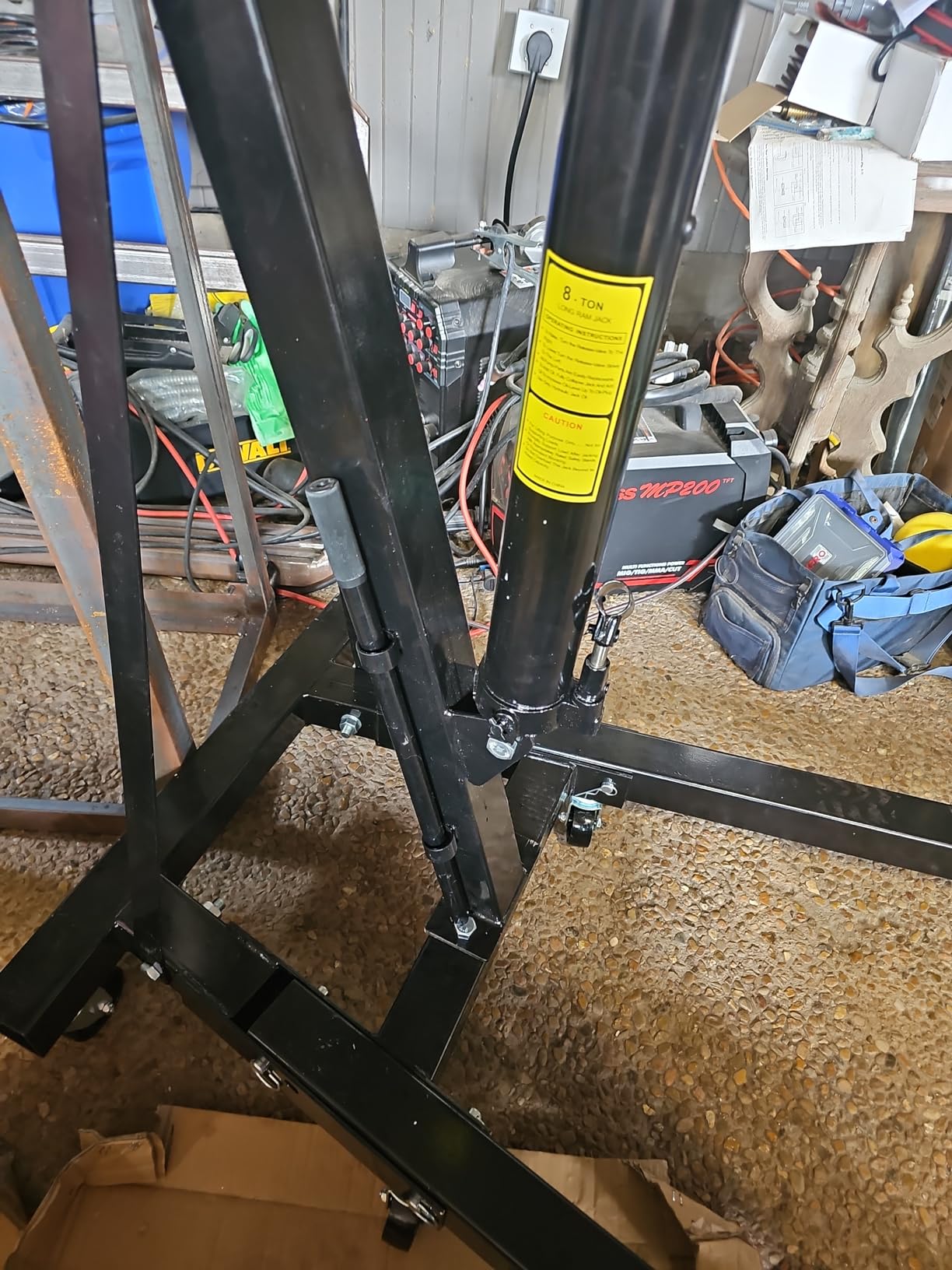 Goplus 2 Ton Folding Engine Lift with 6 Wheels, Heavy Duty Steel Hydraulic Shop Crane, Cherry Picker for Garage, Workshop, 4400 LBS customer photo 1