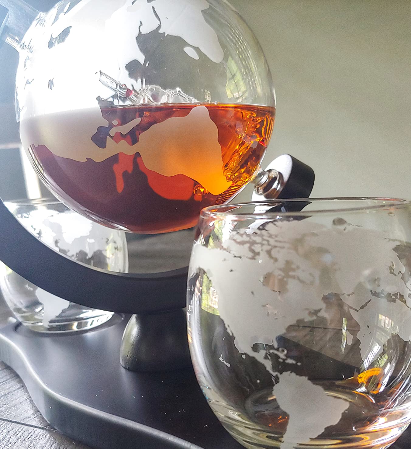 Whiskey Globe Decanter Set with 2 Glasses in Gift Box - Whiskey decanter for Liquor, Whiskey, Brandy, Gin, Rum, Tequila, Vodka, and Brandy - Home Bar Accessories for Men and Women customer photo 1