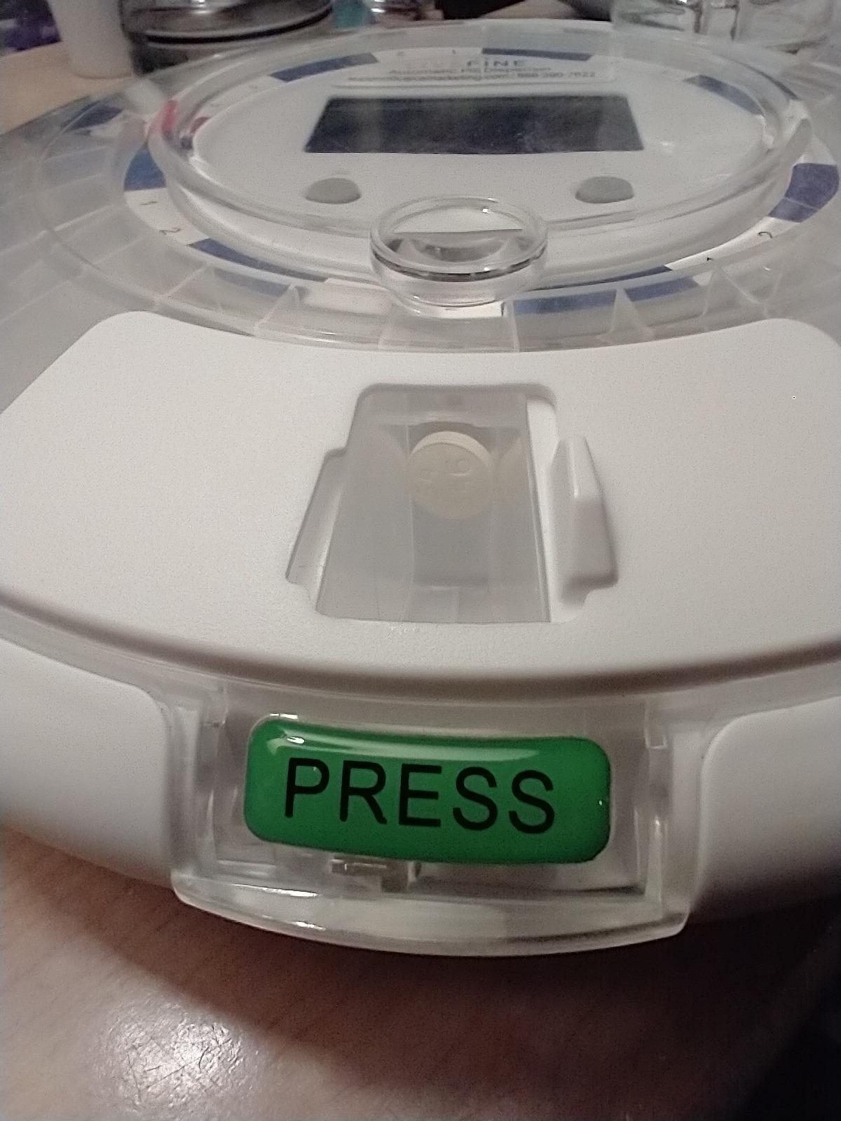 LiveFine Automatic Pill Dispenser for Elderly, 28-Day Supply, Locking Lid customer photo 1