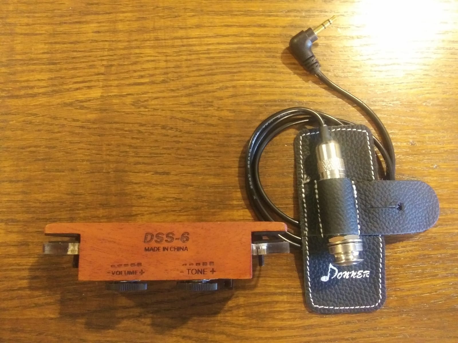 Donner Acoustic Guitar Pickup, Passive Mahogany Soundhole Pickup with Humbucker Volume Tone Control customer photo 2