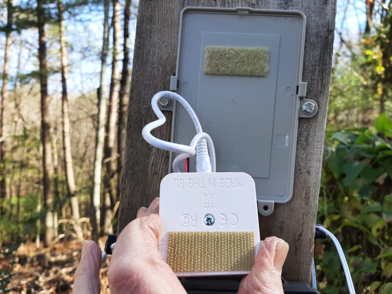 Remootio 2 WiFi and Bluetooth Smart Garage Door opener with iOS and Android App, Apple Home (HomeKit), Amazon Alexa, Google Home, SmartThings, Siri Shortcuts compatible. With sensor and power adapter. customer photo 2