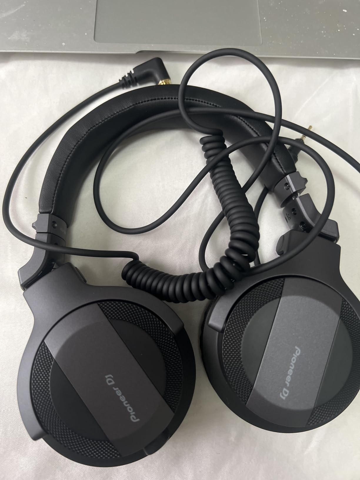 Pioneer DJ HDJ-CUE1 On-Ear Wired DJ Headphones, Foldable, Dark Silver customer photo 1