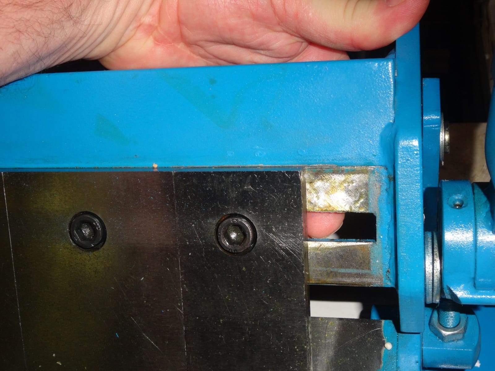 KF5006 Box and Pan Brake Sheet Metal Folder Bending Brake Metal Forming Machine Max Capacity 24 Inch (610mm) 20 Ga (1.0mm) with 5 Fingers 0-135 deg customer photo 1