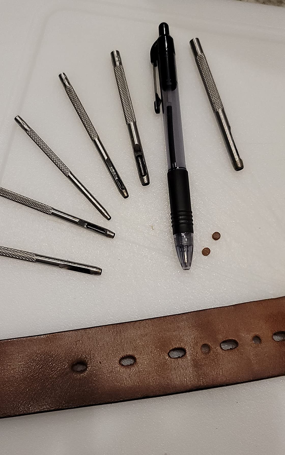 Leather Hole Punch Set for Belts, Watch Bands and Leather Crafts, Heavy Duty 6-Piece Hollow Punch Set with Sizes 1/16, 5/64, 3/32, 1/8, 9/64 and 5/32 Inch customer photo 2