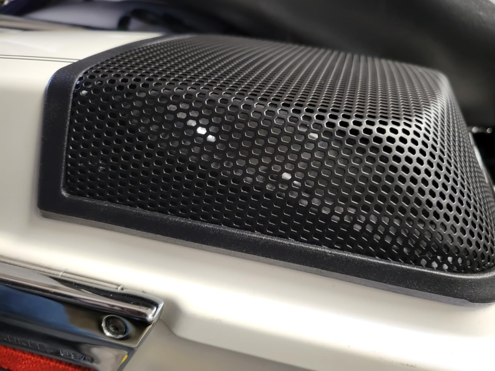 BOSS Audio Systems BHD98 Harley Davidson 6 x 9 Inch Saddlebag Speaker Kit - Fits Select 1998-2013 Road Glide and Street Glide Motorcycles, 300 Watts of Power Per Pair, Full Range, 2 Way, Sold in Pairs customer photo 2