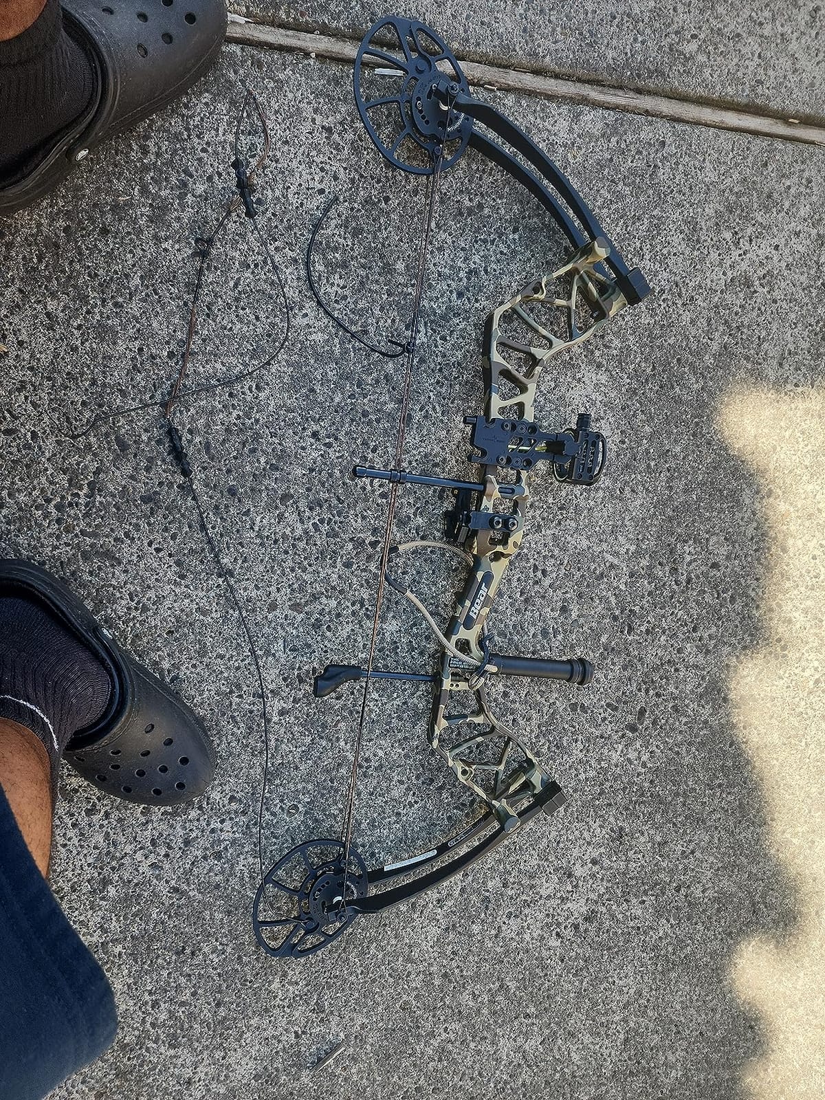 Bear Archery Legit Ready to Hunt Compound Bow Package for Adults & Youth, 14”- 30” Draw Length, 10-70 Lbs Draw Weight, Up to 315 FPS, Made in USA, Limited Life-Time Warranty customer photo 2