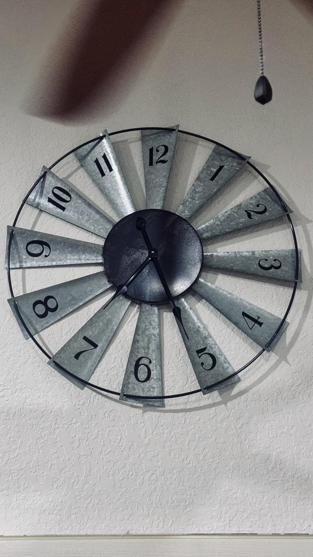 Mrocioa 24inch Windmill Distressed Metal Wall Clocks Rustic Large Decorative Clock Oversized Farmhouse Decor,Non Ticking,Battery Operated customer photo 1