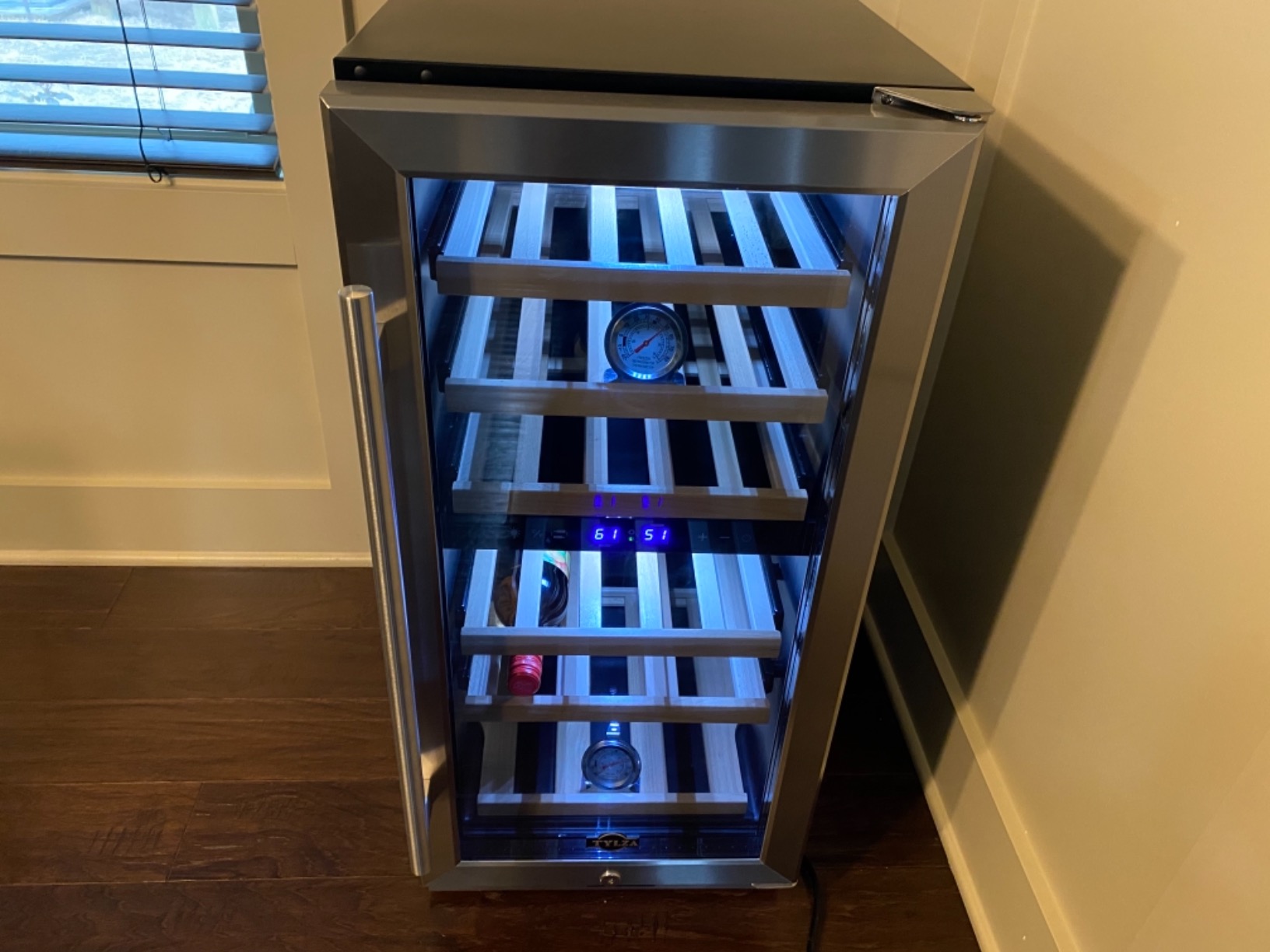 Tylza Mini Fridge 15 Inch Wine Cooler Under Counter, 30 Bottles Dual Zone Wine Fridge with Safty Lock, Wine Refrigerator Freestanding, Built-in Wine Cellars customer photo 2