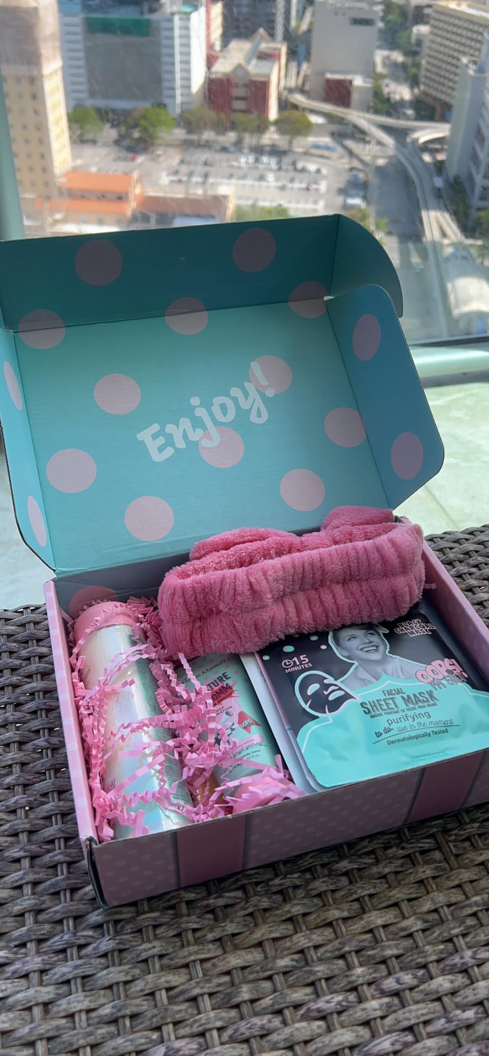 Petite Maison 13-Piece Spa Gift Basket for Women and Teen Girls, Premium Skincare and Self Care Gift Box customer photo 1