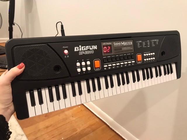 Kids Piano, 61 Keys Electronic Piano Keyboard with Microphone Musical Toy customer photo 2