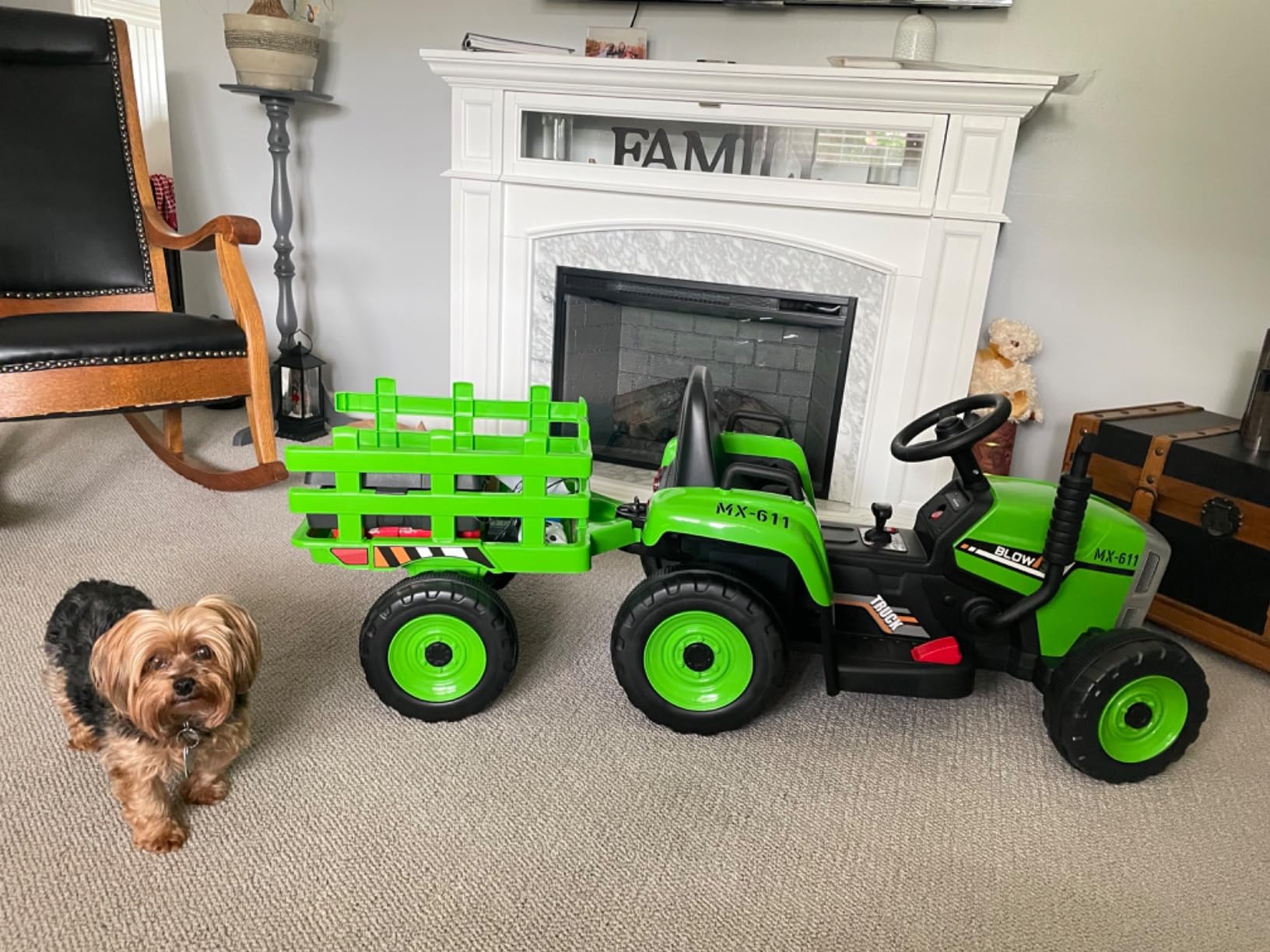 HONEY JOY Ride On Tractor with Trailer, Toddler 3-Gear-Shift Ground Loader, LED Lights, Horn, Music, 12V Battery Powered Electric Toy Tractor with Remote Control (Pink) customer photo 2
