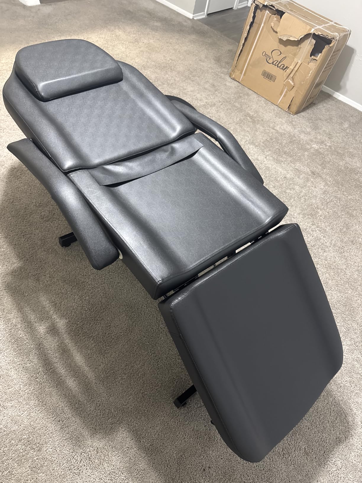 OmySalon Massage Salon Tattoo Chair Esthetician Bed with Hydraulic Stool,Multi-Purpose 3-Section Facial Bed Table, Adjustable Beauty Barber Spa Beauty Equipment, Black customer photo 1
