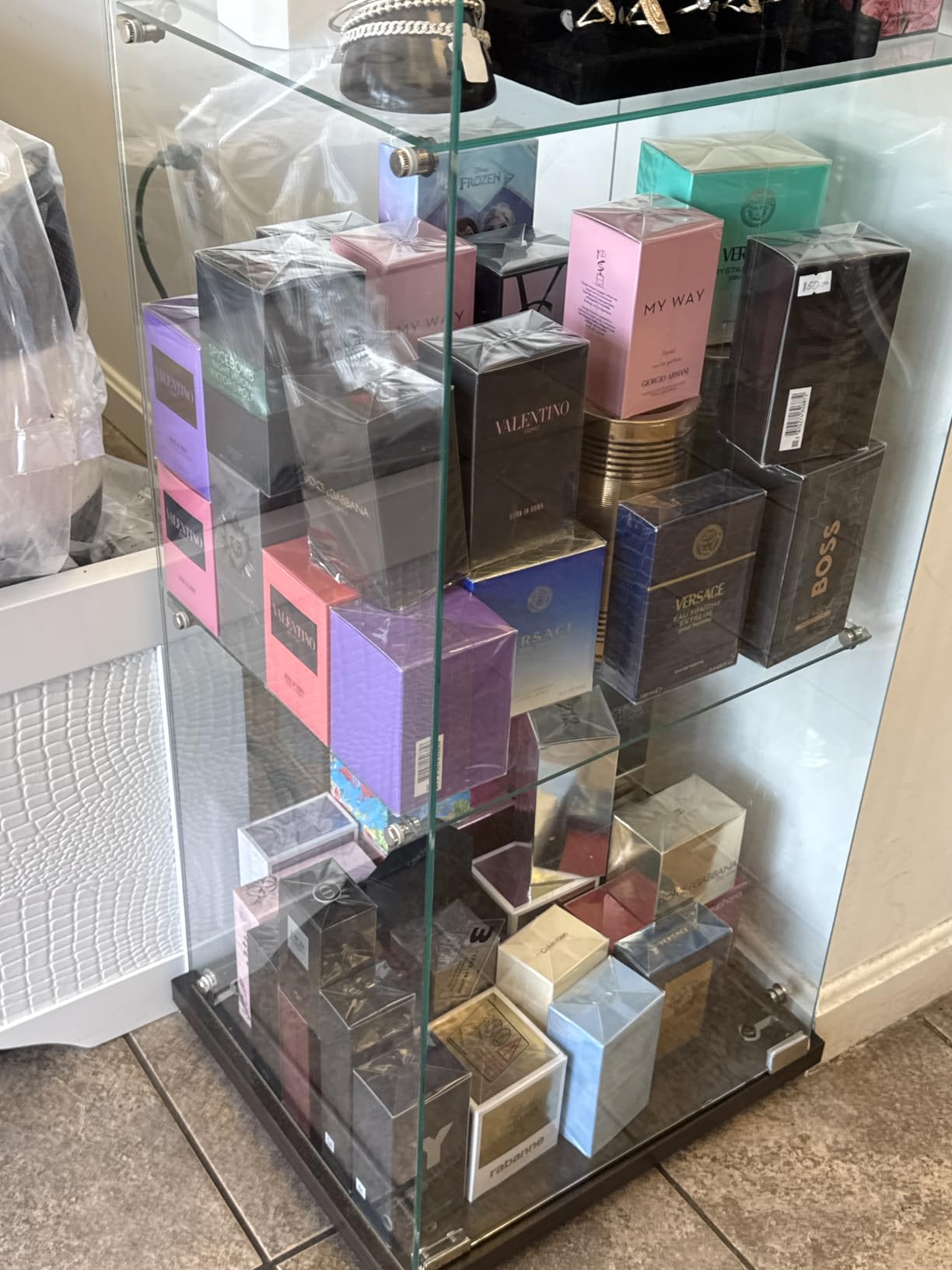 FLYMUHJIA Curio Cabinet Glass Display Case for Collectibles with Door, 4 Display Shelves Showcase, 64.2”Hx16.9''Lx 14.6''W Black customer photo 1