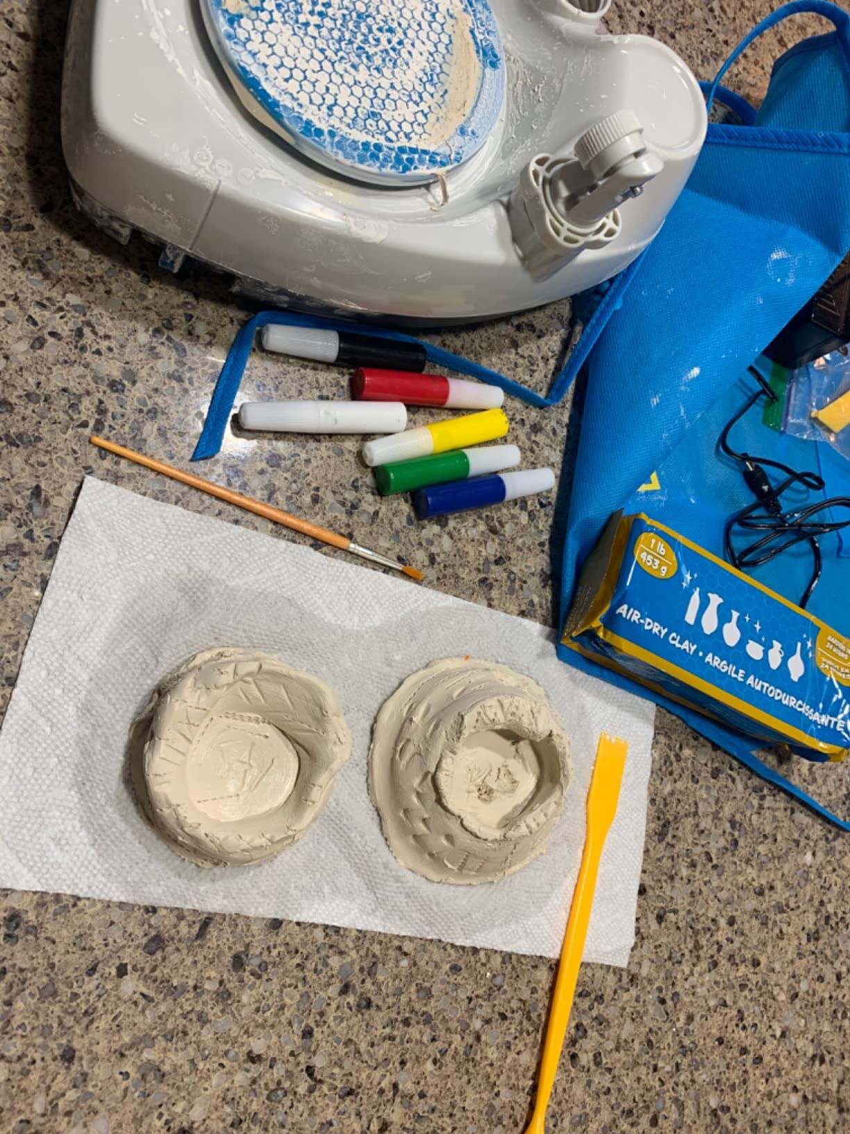 National Geographic Pottery Wheel for Kids Complete Beginner Kit | 2-Speed Electric Motor, 2 Lbs. Air-Dry Clay, Sculpting Tools, Paints and Apron, Creative Craft Toy, Birthday Gift customer photo 1