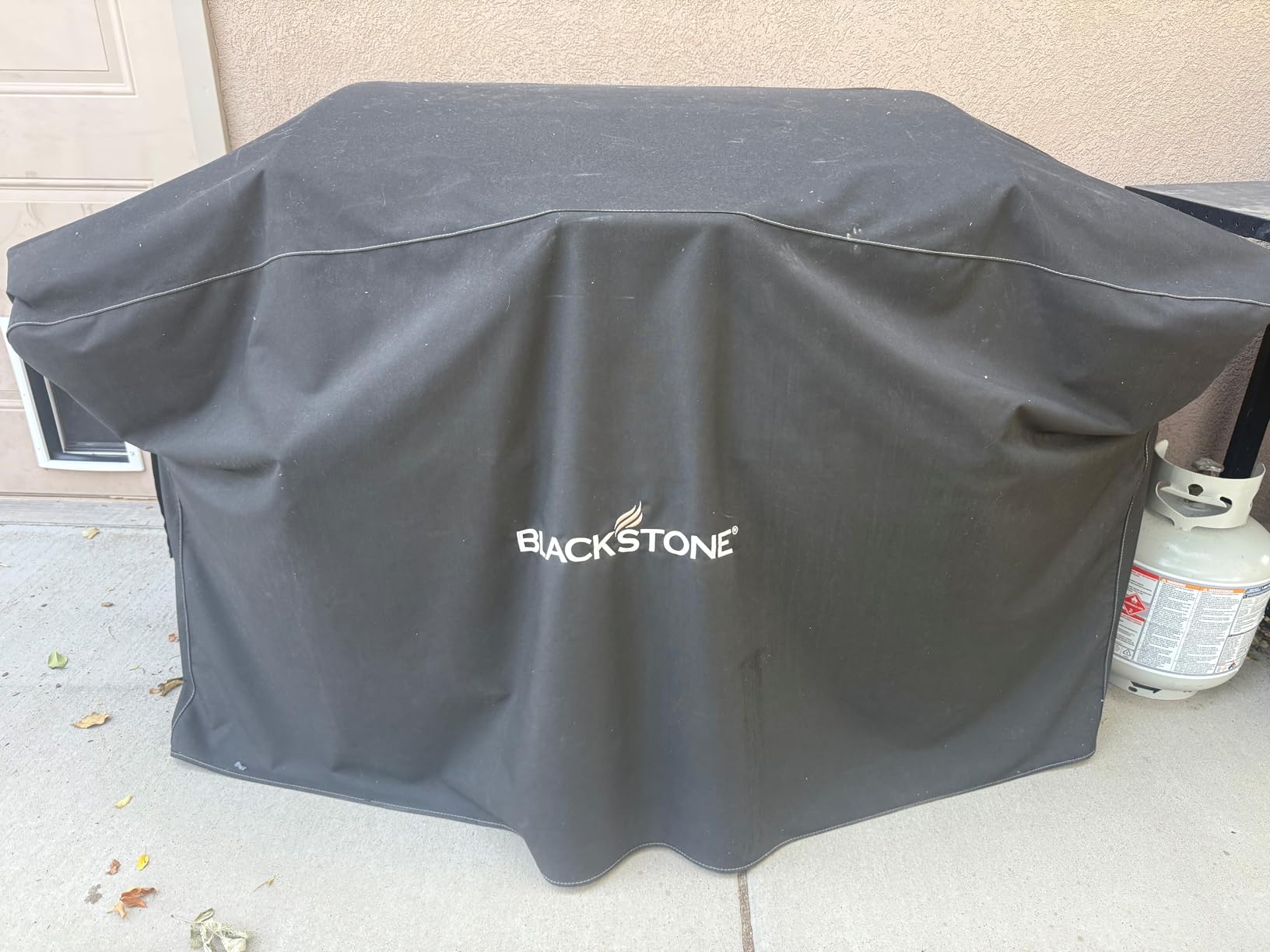 Blackstone 5482 Griddle Cover, 36 inch, Black - Fits 36 inches Griddles with Hood, Weather Resistant, Heavy Duty 600D Polyester, Flat Top Gas Grill Cover customer photo 1
