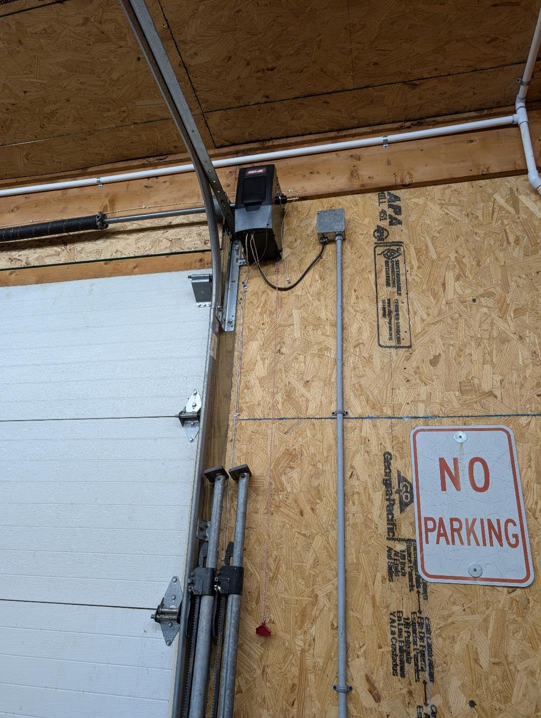 Genie 6072H-O Residential Wall Mounted Garage Door Opener, Black customer photo 1