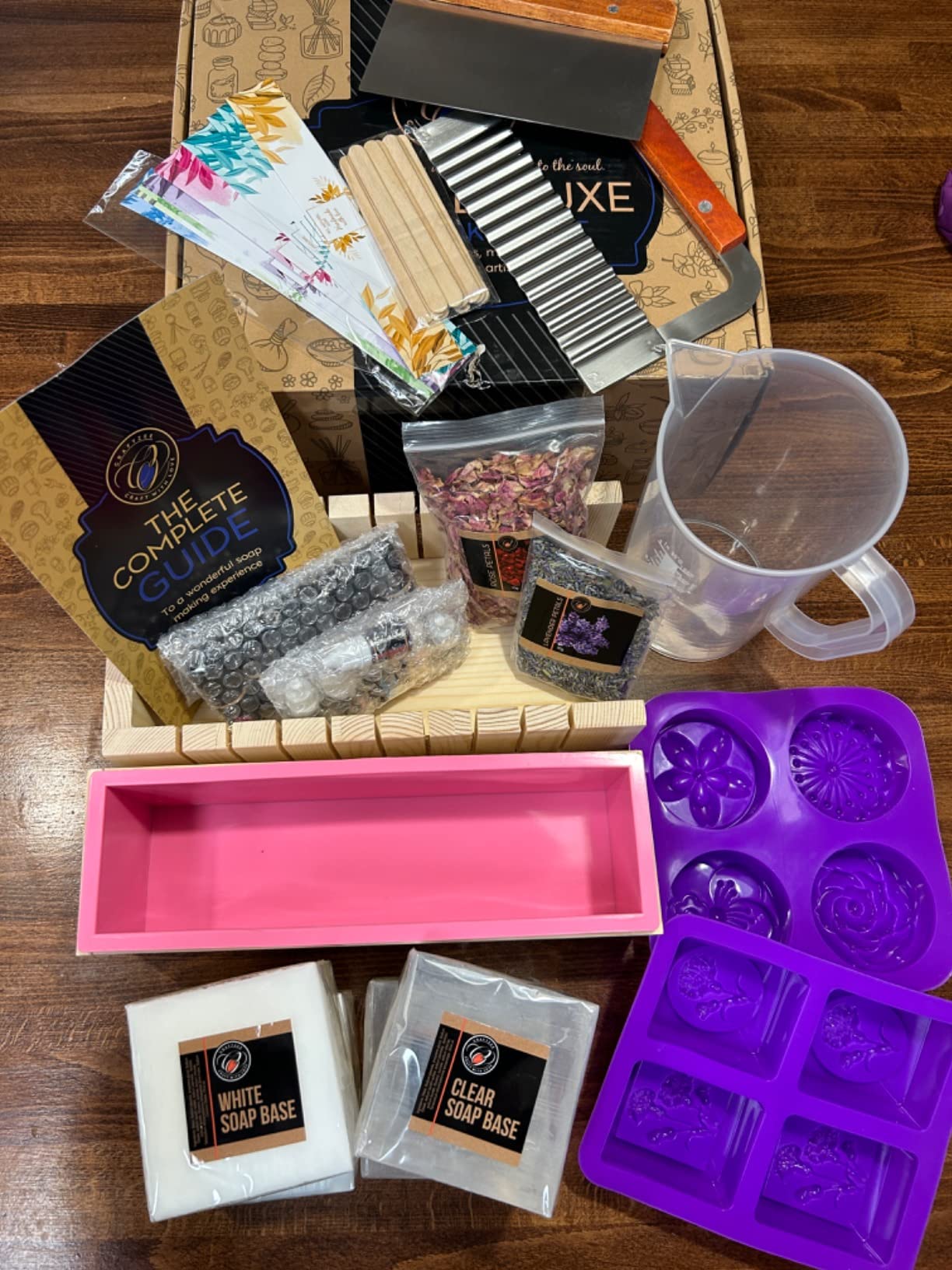 CraftZee Large 𝗣𝗥𝗘𝗠𝗜𝗨𝗠 Deluxe Soap Making Kit - All-in-One Soap Making Supplies with Soap Base, Soap Cutter Box, Silicone Loaf Molds, Fragrances & More - Homemade Melt & Pour DIY Craft Kits customer photo 1