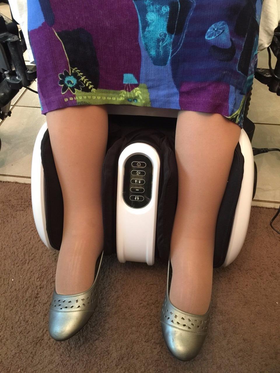 Cloud Massage Shiatsu Foot Massager with Heat, Standard Size, White customer photo 2