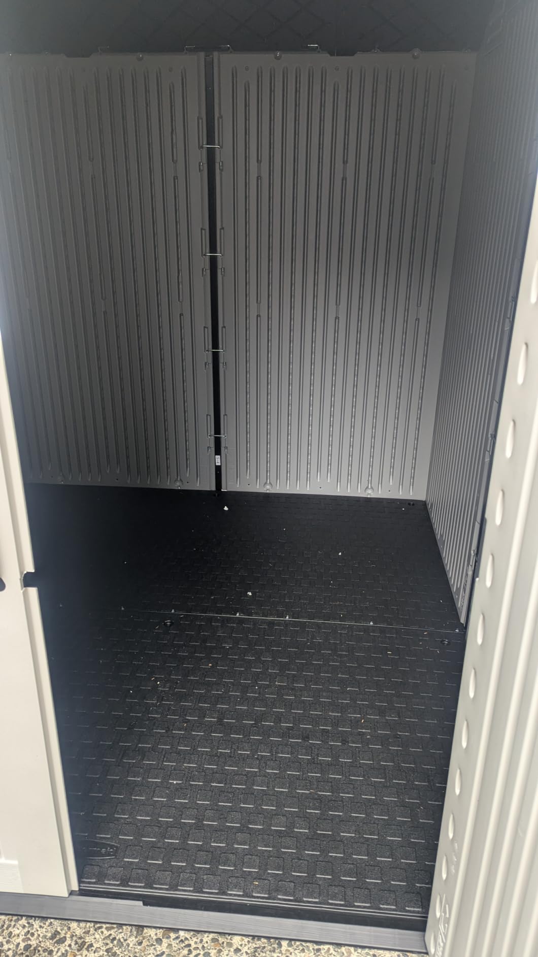 Rubbermaid Resin Outdoor Storage Shed With Floor (7 x 7 Ft) Weather Resistant Gray Organization for Home/Backyard/Garden Tools/Lawn Mower/Bike Storage/Pool Supplies customer photo 1
