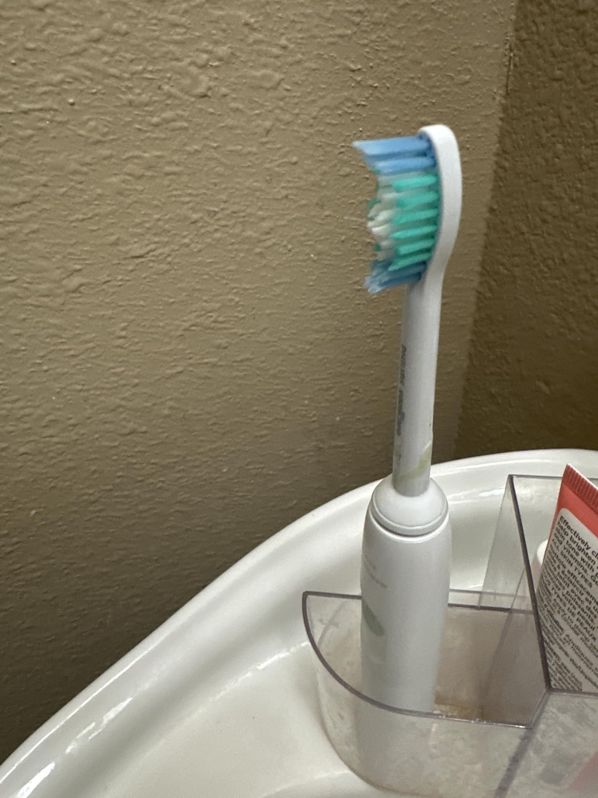 PHILIPS Sonicare 2100 Rechargeable Electric Toothbrush, 1 Brush Head, White customer photo 1