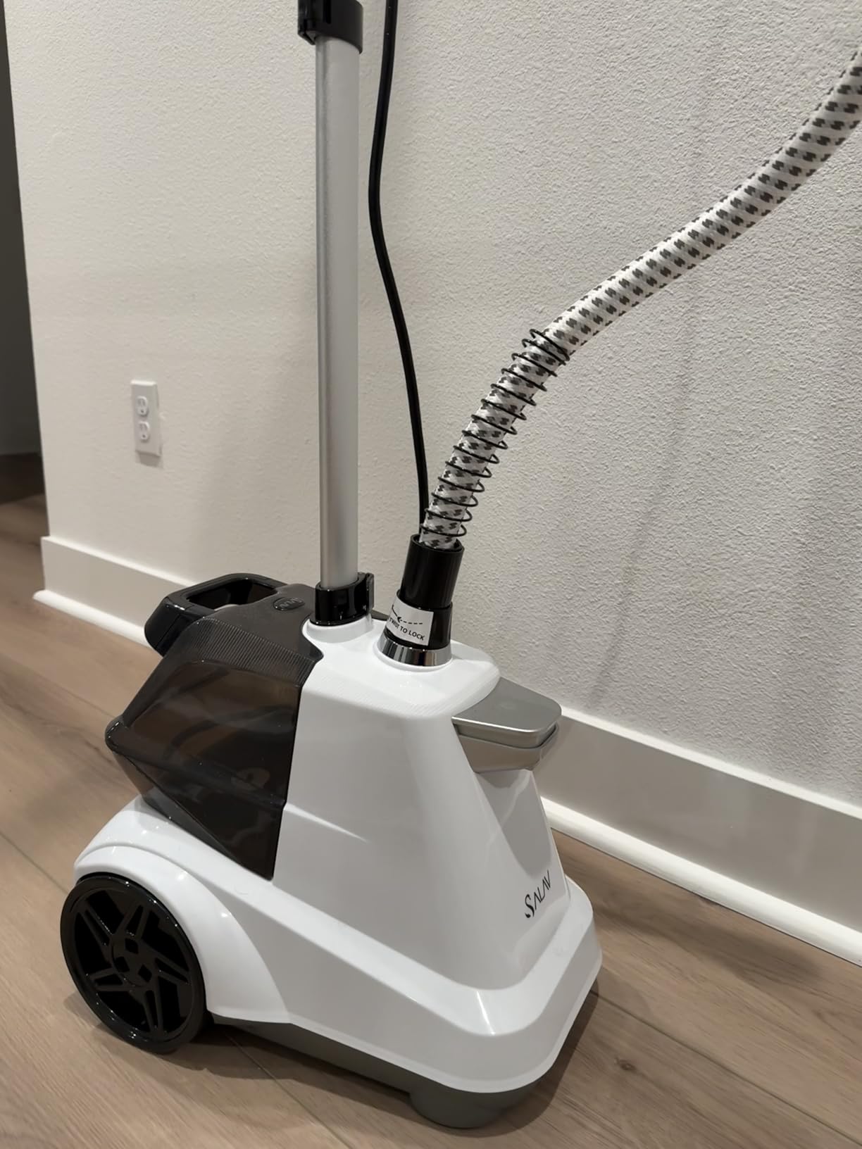 SALAV Heavy Duty Commercial Full-Size Garment Steamer with Foot Pedals and Extra Large 3L (101.5 oz) Water Tank, 1800 watts of Poweful Steam (Navy) customer photo 2