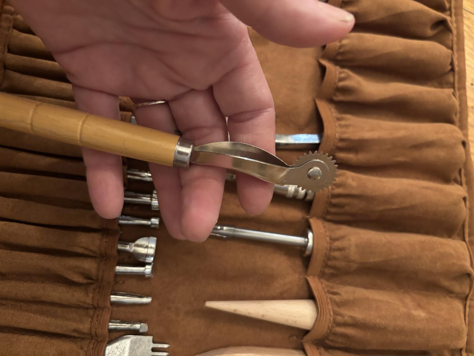 TLKKUE Leather Working Tools Leather Craft Tools for Carving Stamping customer photo 1