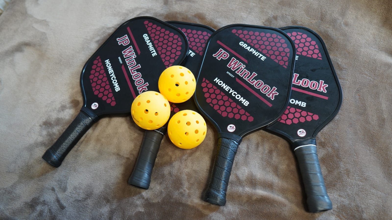 JP WinLook Premium Pickleball Paddles Set – USAPA Pickleball Set - Graphite Carbon Fiber Rackets for Women & Men and Balls for Indoor or Outdoor Play - Racquets, Pickleballs & Carry Bag customer photo 1