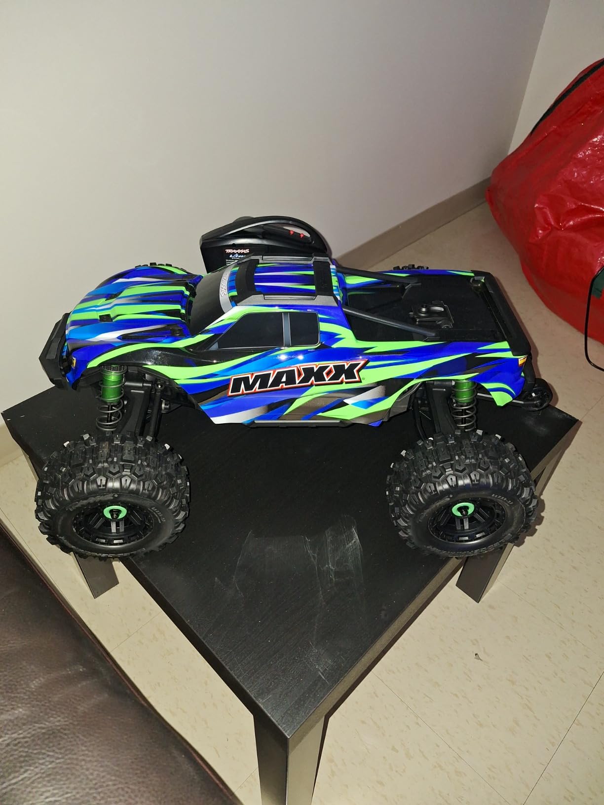 Traxxas Maxx Extreme 4s Brushless 4X4 Monster Truck (Red) customer photo 2