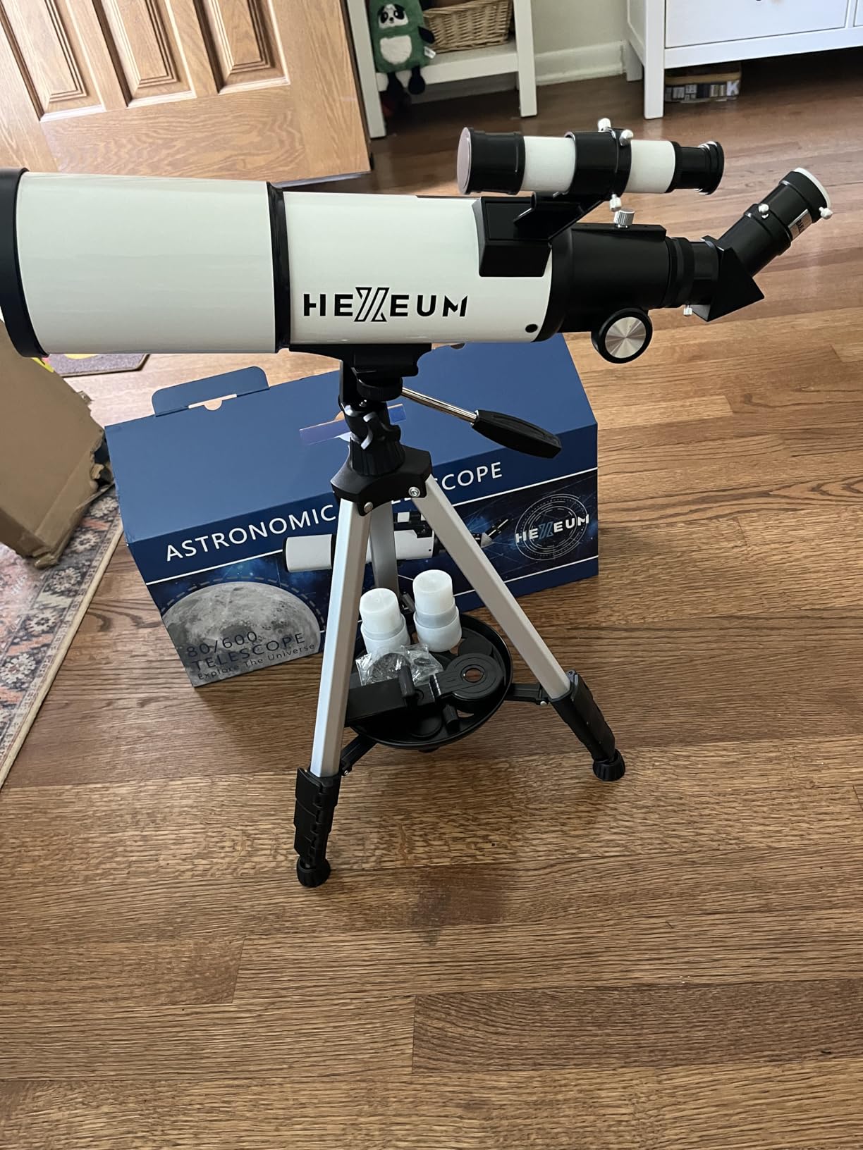 Koolpte Telescope for Adults, 80mm/600mm AZ Refractor for Beginners | High-power 80mm AZ refractor for adults and beginners, with Barlow lens, phone adapter, wireless remote and carry bag. customer photo 2