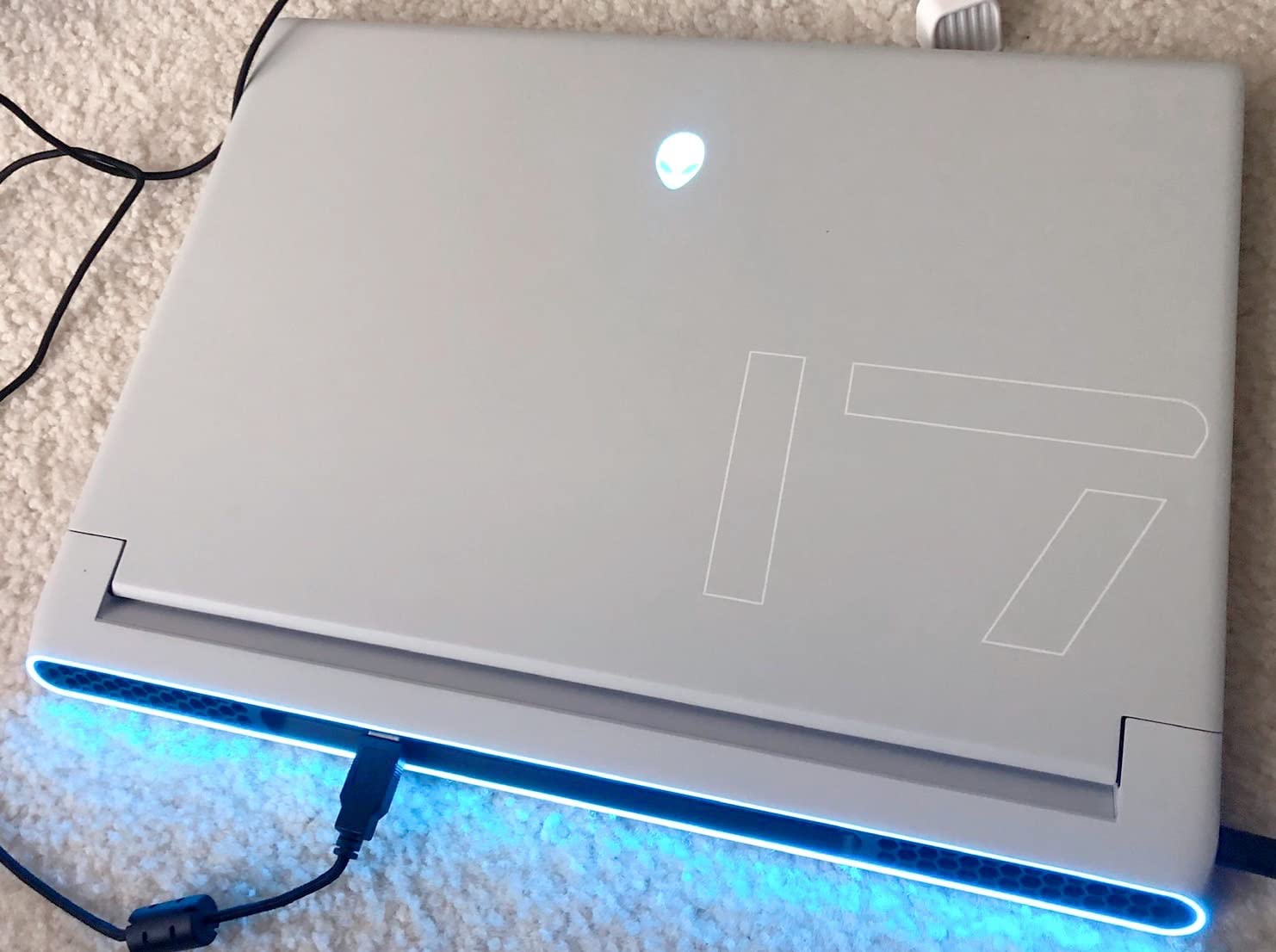Alienware X17 R2 VR Ready Gaming Laptop - 17.3-inch FHD 360Hz 1ms Display, Core i7-12700H, 16GB RAM, 1TB SSD, NVIDIA GeForce RTX 3070Ti 8GB GDDR6, Bluetooth, Wi-Fi 6, USB-C, Windows 11 Home - White customer photo 1