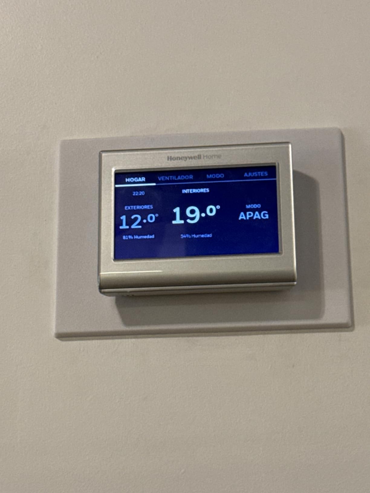 Honeywell Home RTH9600WF Smart Color Thermostat ENERGY STAR Wi-Fi Programmable Touchscreen Alexa Ready - C-Wire Required customer photo 1